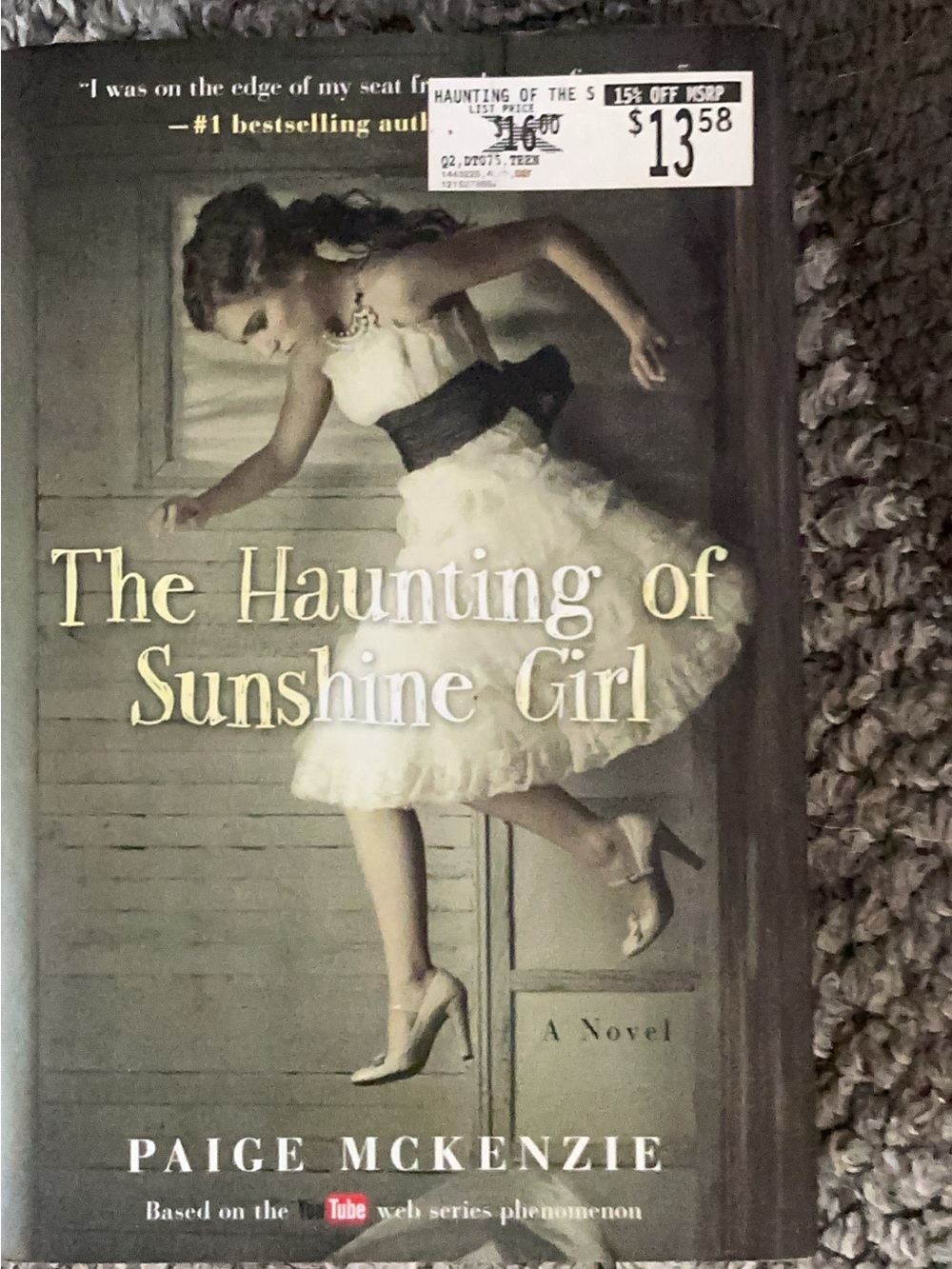 The Haunting of Sunshine Girl - Paige McKenzie (Book)